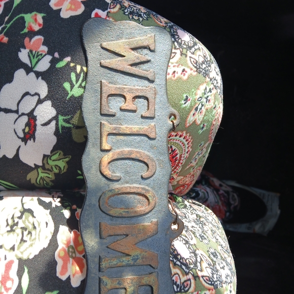 Rustic Welcome Sign - Picture 2 of 3